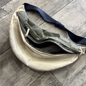 Lululemon 2L Belt bag /Fanny bag